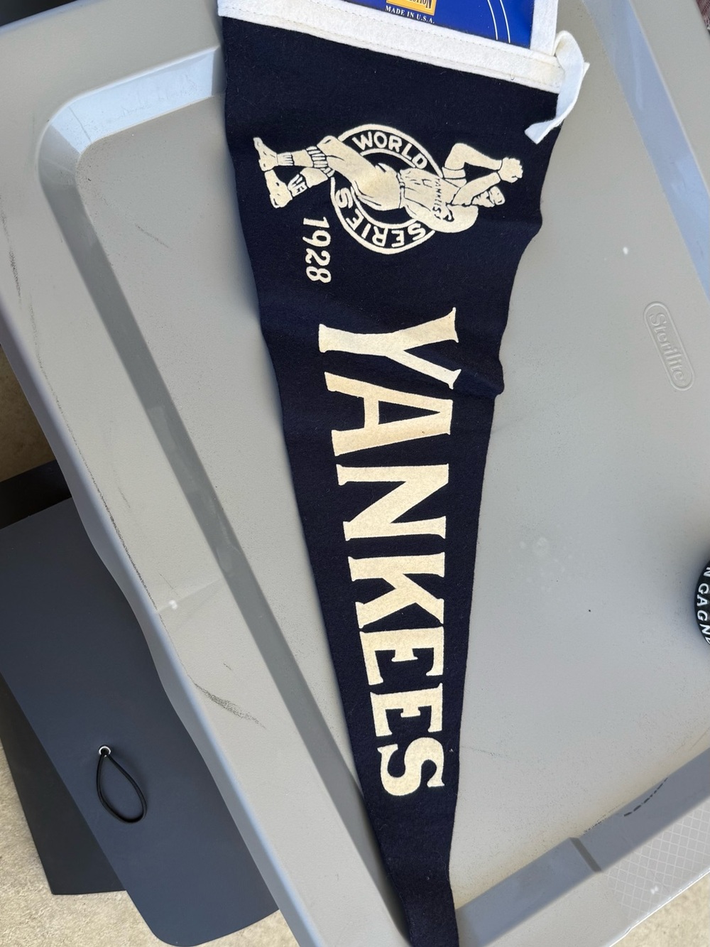 Mitchell & Ness Navy and White Yankees Pennant